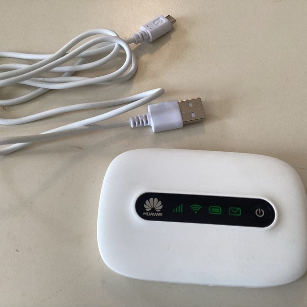 HUAWEI - E5331 3G 21Mbps HSPA+ wifi Wireless Modem Mobile Hotspot Router